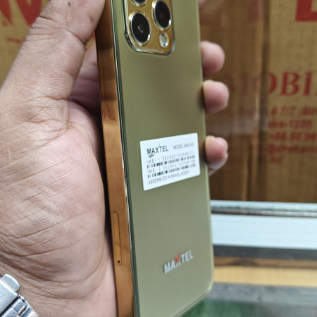 Maxtel Max-40 Dual Sim 2.8" Display Metal Body Premium Button Phone Golden