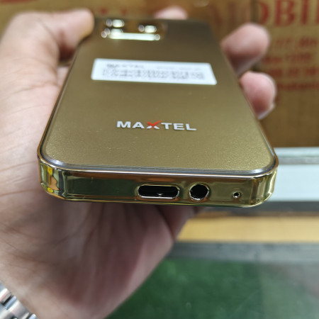 Maxtel Max-40 Dual Sim 2.8" Display Metal Body Premium Button Phone Golden